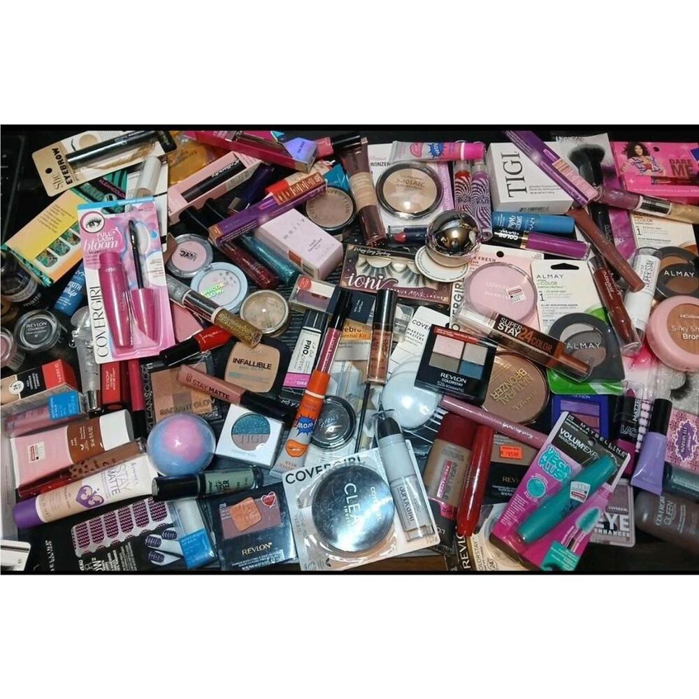 Mixed Makeup Box — 50 Units — Brand New, Sealed Box — L'Oréal, Maybelline